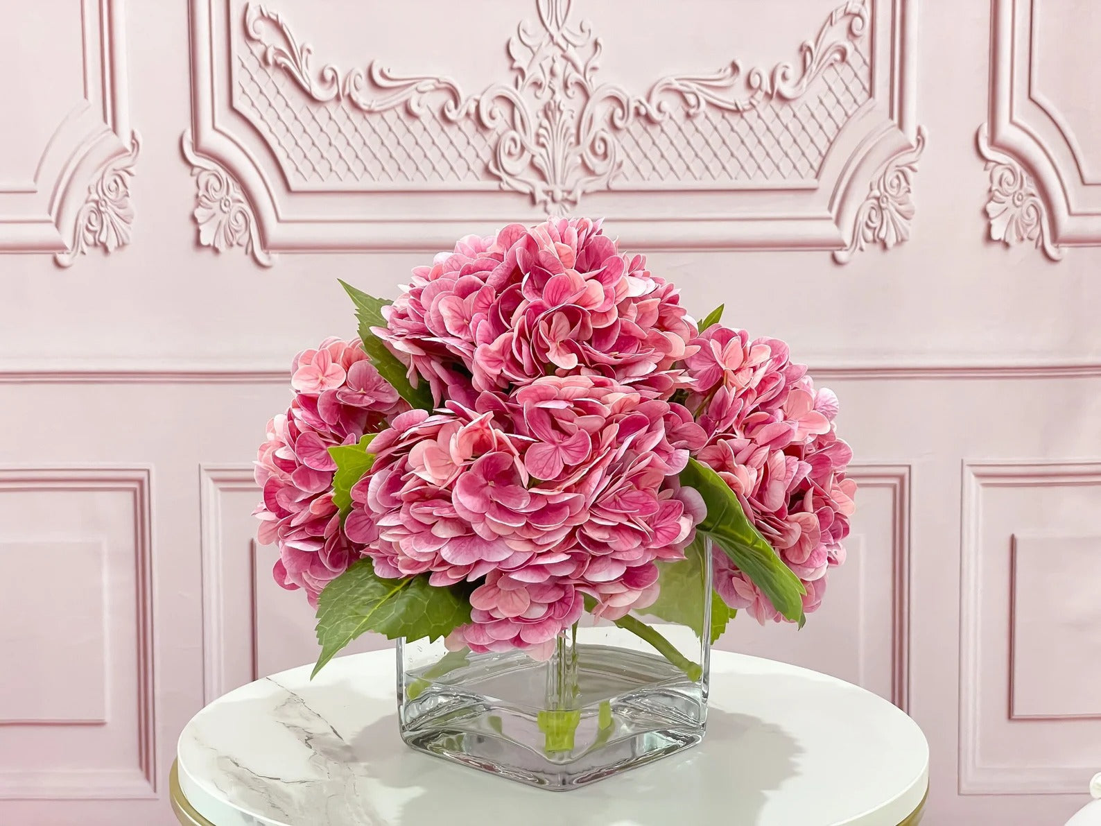 Real Touch Hydrangea Large Arrangement In Glass Vase