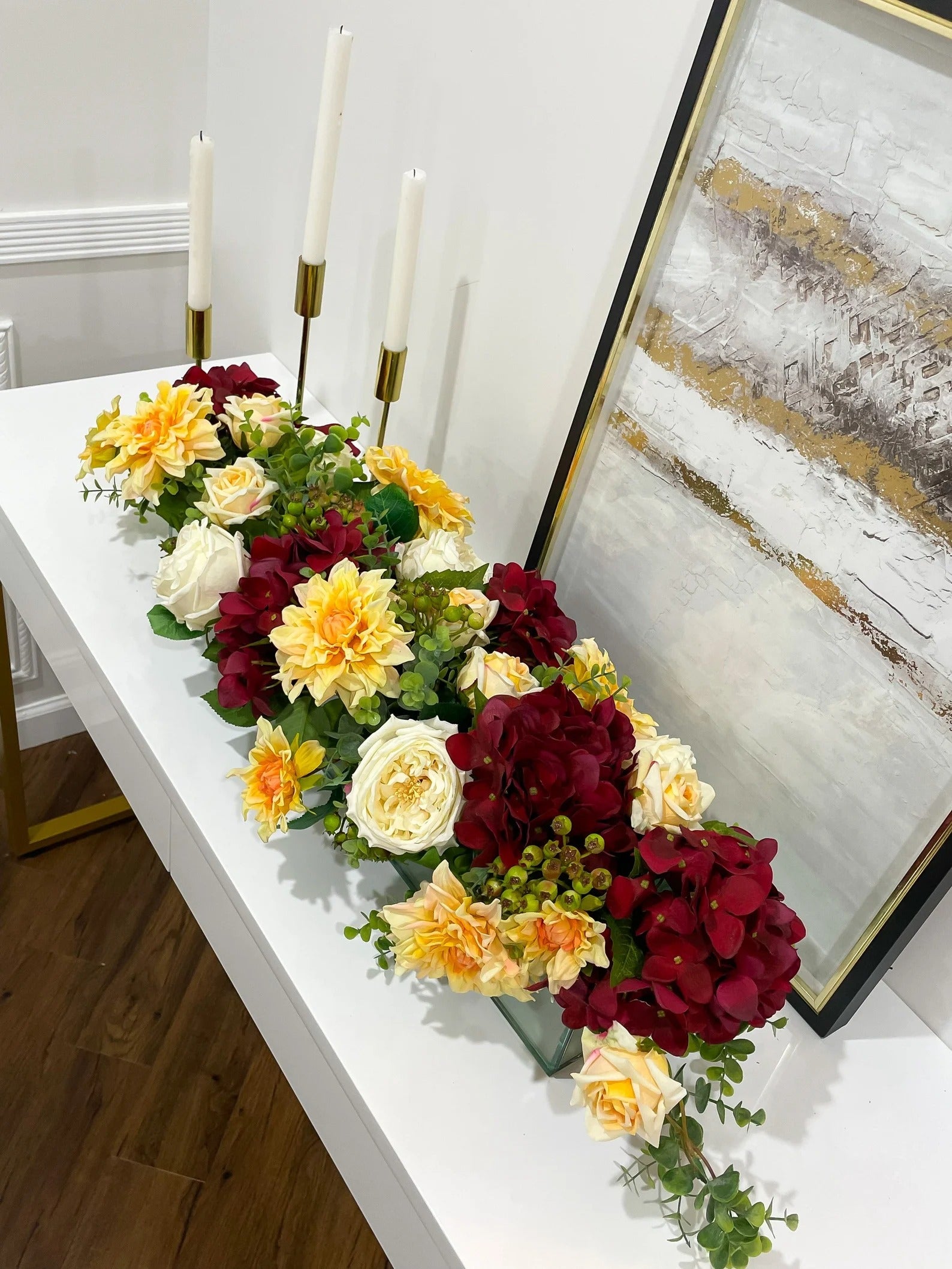 Elegant Velvet Red Decor Modern Long Table Dahlia Centerpiece In Glass Vase