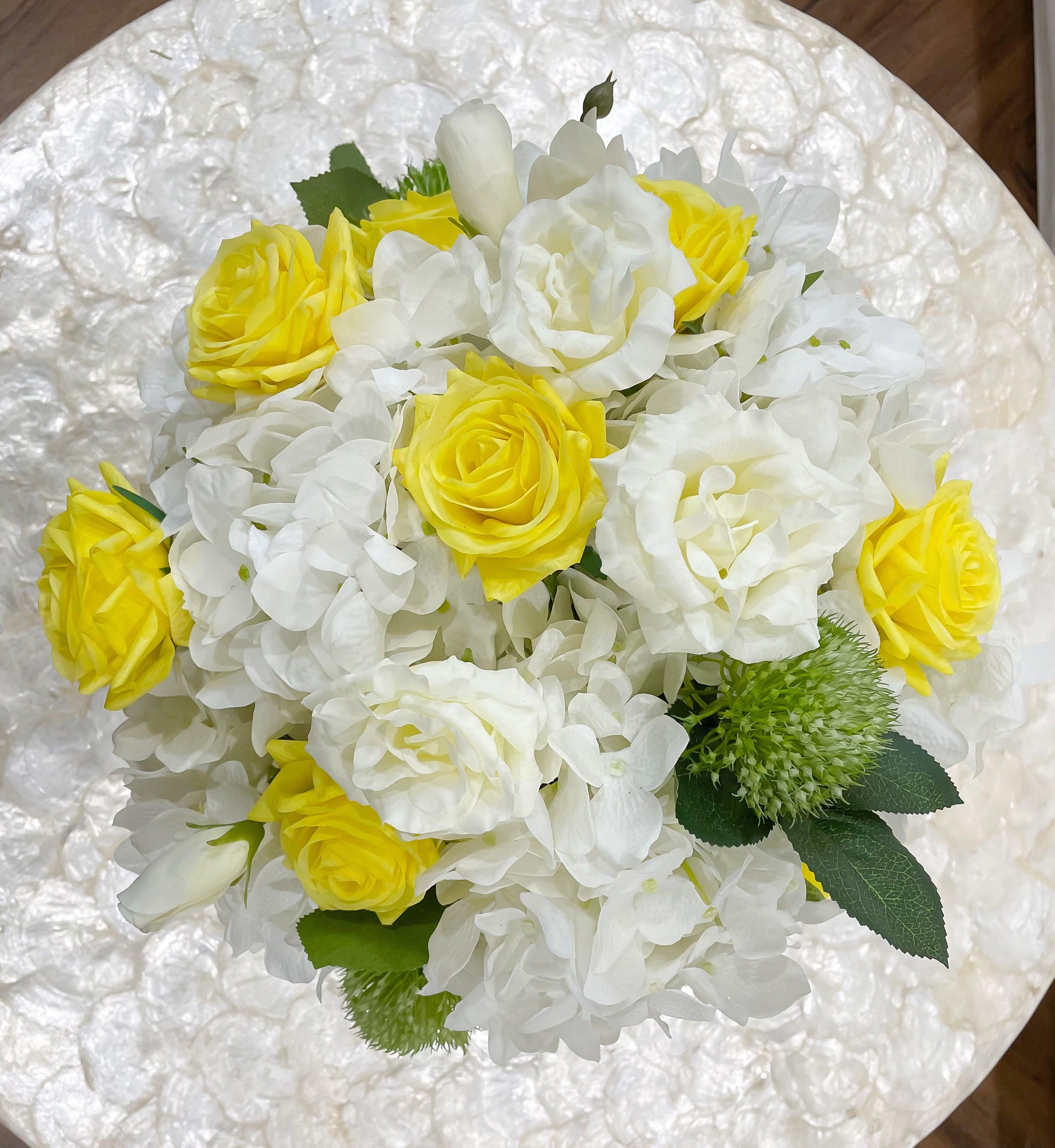 Large Rose Hydrangea Lime Slices in Vase - Flovery