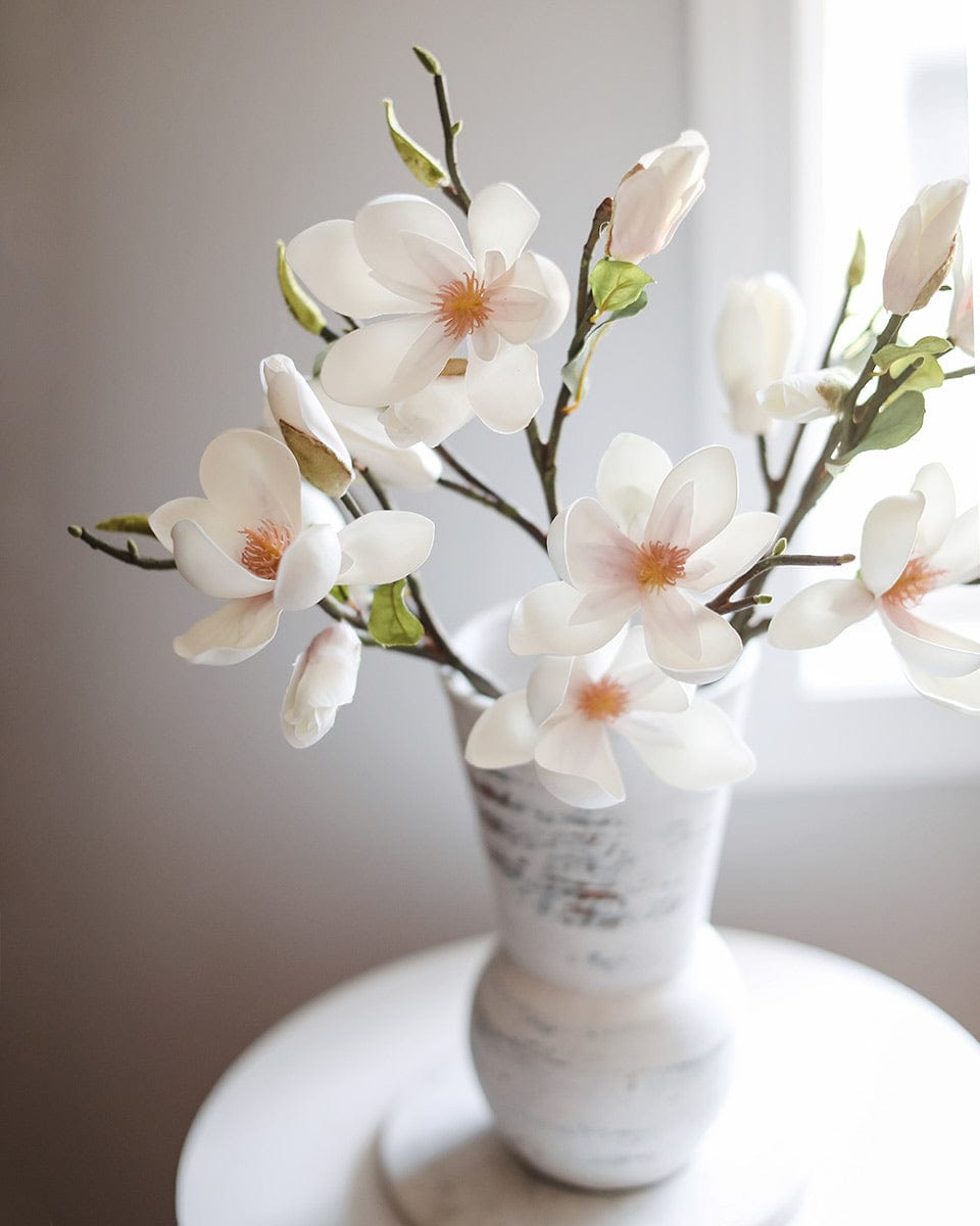 White Magnolia Tulip 20" - 4