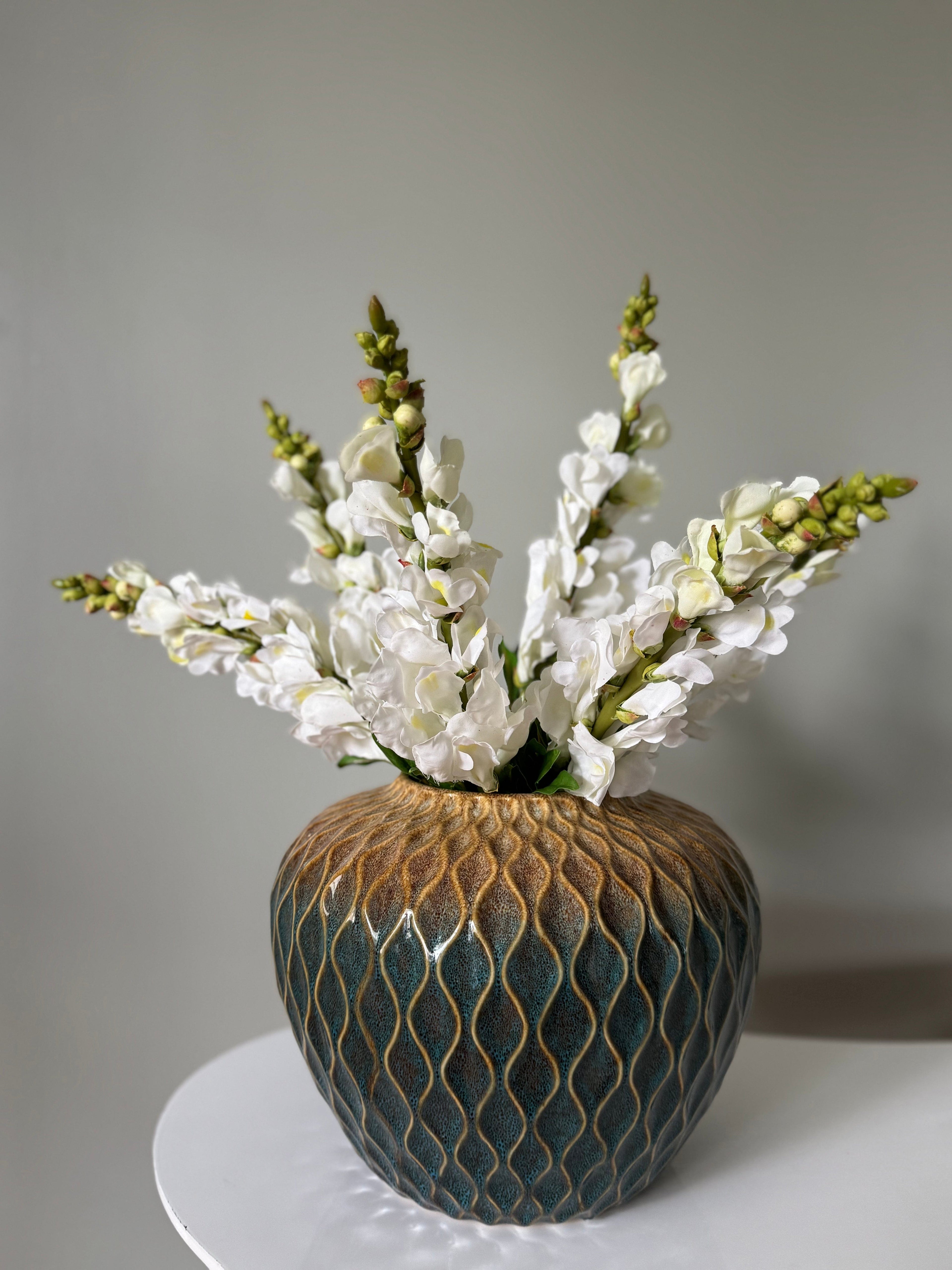 Real Touch Cream White Snapdragon 23” - 7