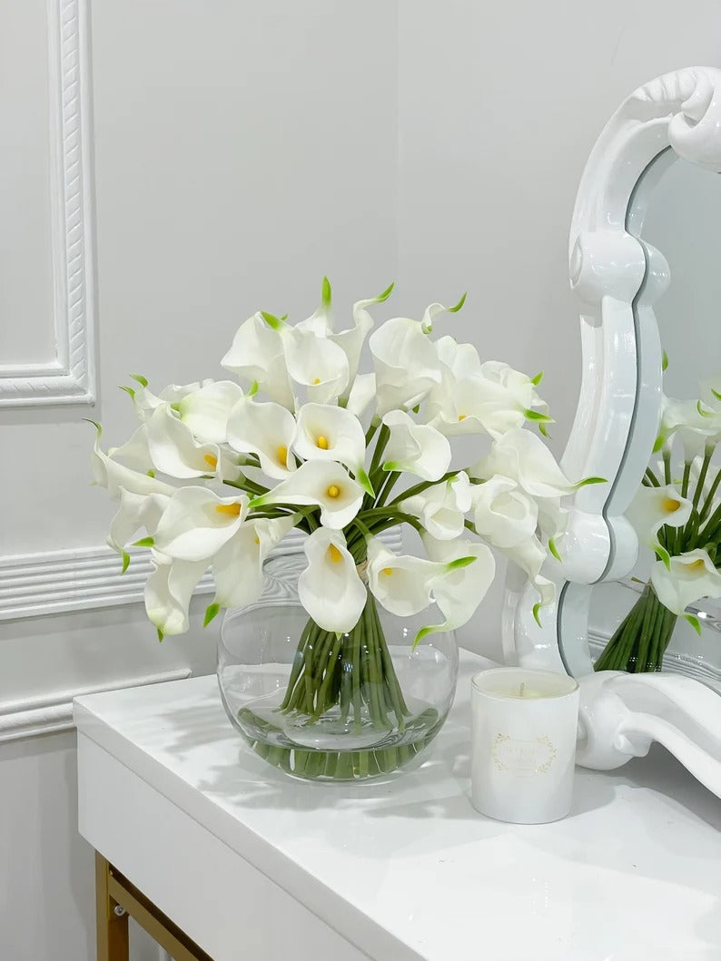 Real Touch Calla Lily Centerpiece in Glass Vase - Flovery