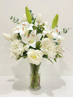 Large Elegant White Lilies Centerpiece In Tall Glass Vase - Flovery