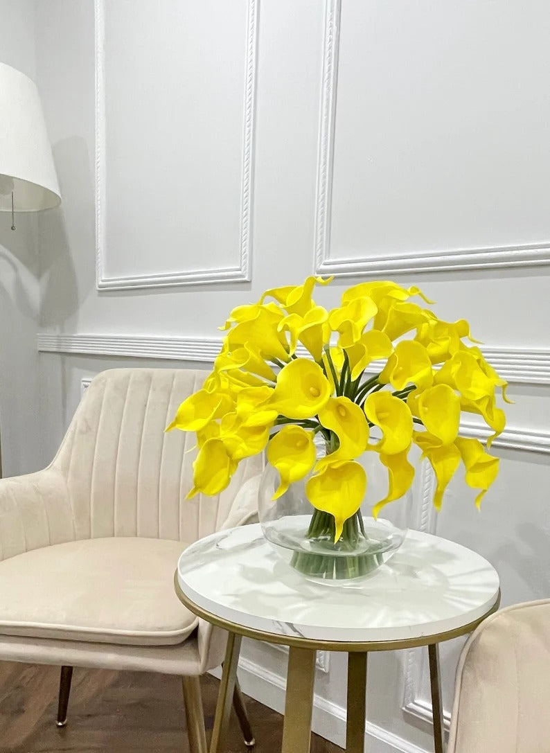 Real Touch Calla Lily Centerpiece in Glass Vase - Flovery