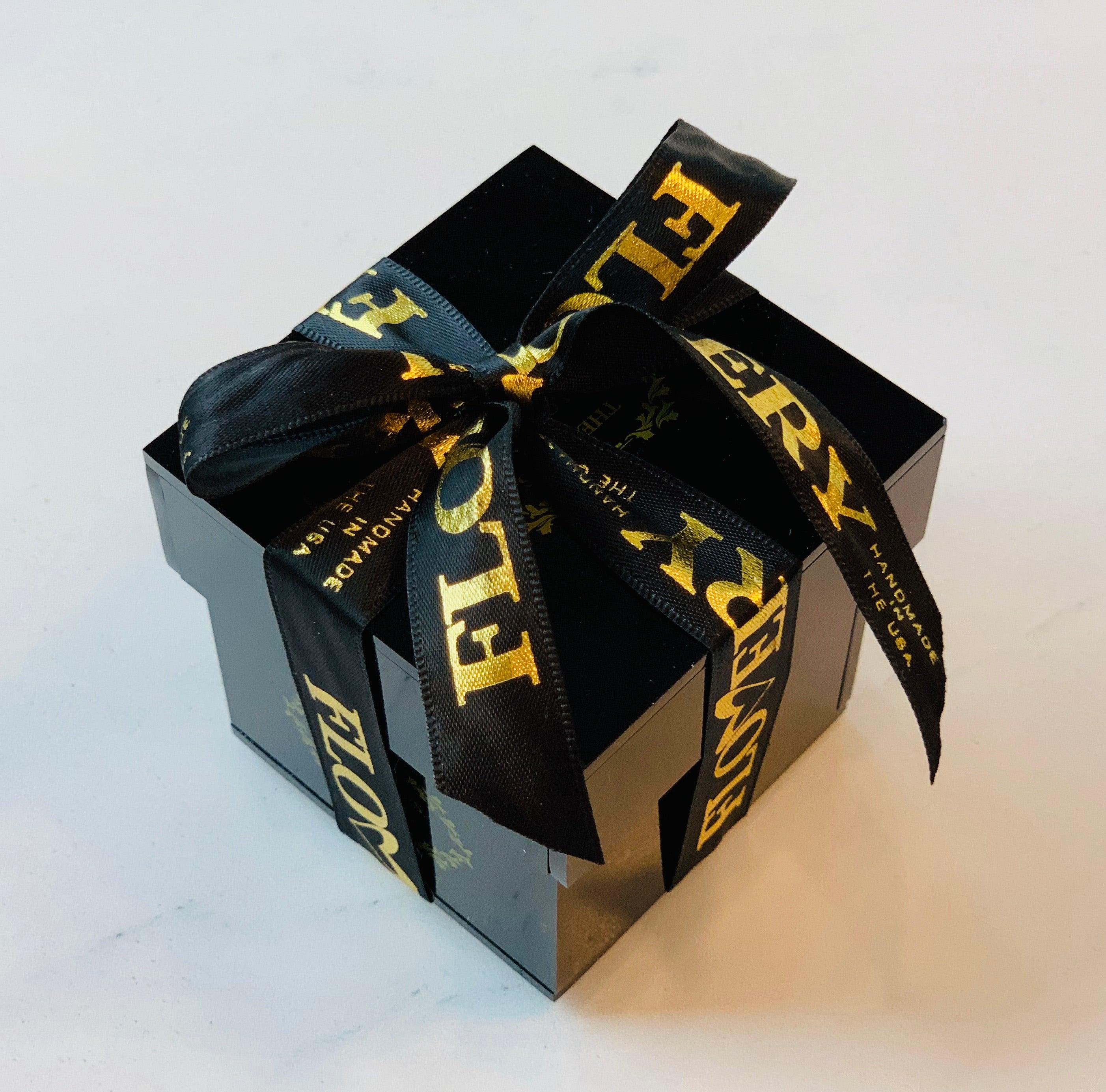 Elegant premium Ecuador preserved Tiffany blue rose in black cube - Flovery