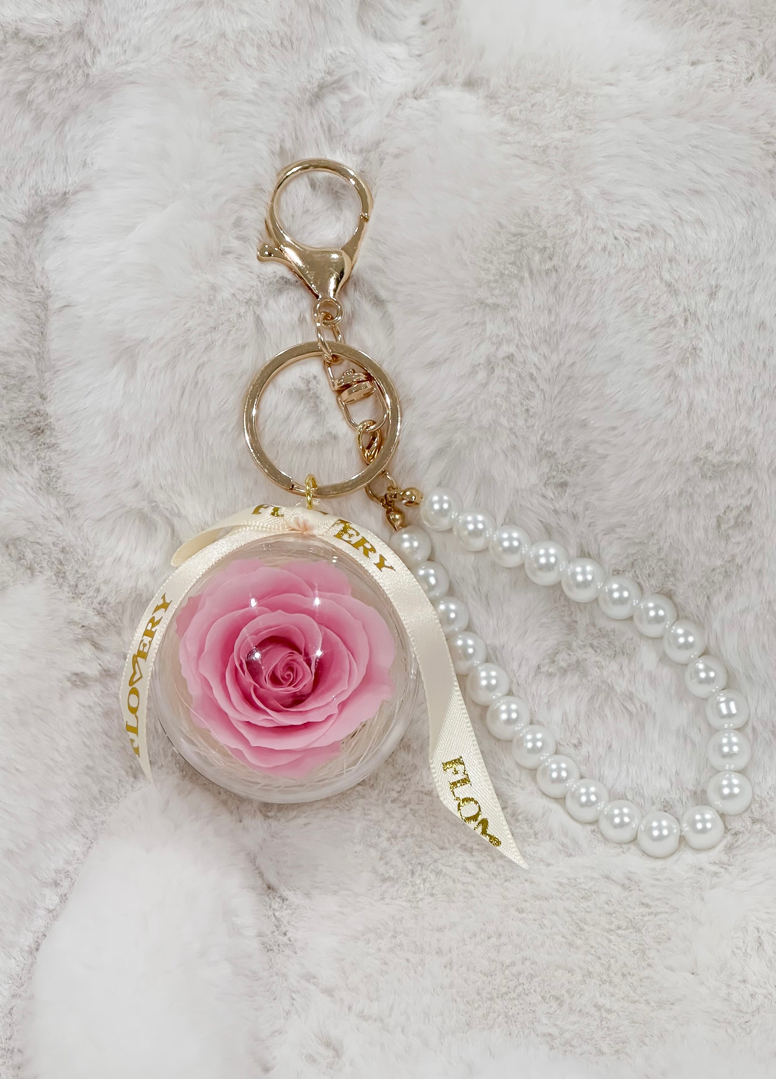 Charming Pink - Everlasting Flower Charm Keychain (Real Preserved Roses and  Dried Flowers Charm for Bags)